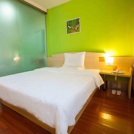 7 Days Inn Wuhan Exterior foto